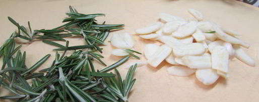 Шаг 4: шампиньонов с розмарином и чесноком