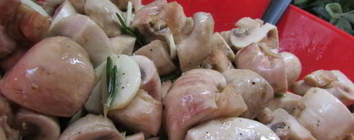 Шаг 5: шампиньонов с розмарином и чесноком