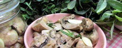 Шаг 7: шампиньонов с розмарином и чесноком