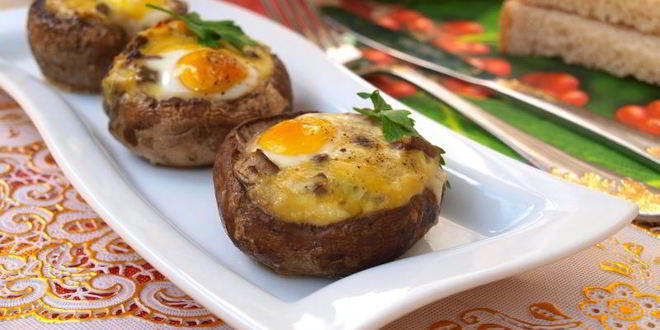 Рецепт шампиньонов запеченных с перепелиными яйцами