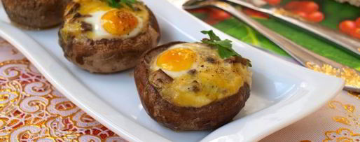 Шаг 4: шампиньонов запеченных с перепелиными яйцами