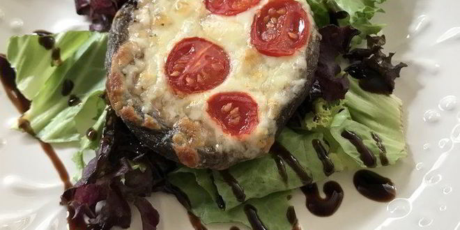 Рецепт шампиньонов, запеченных с сыром и помидорами