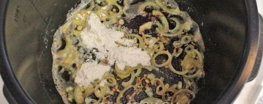 Шаг 4: тушеных грибов в мультиварке