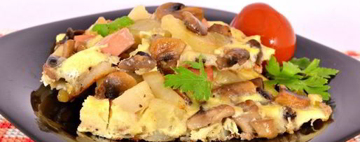 Шаг 5: жареных шампиньонов с картофелем, сосисками и яйцом