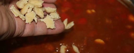 Шаг 21: говяжьего гуляша с чипетками