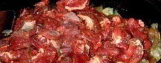 Шаг 4: гуляша из баранины с подливкой