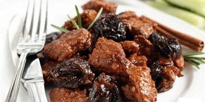 Рецепт гуляша из говядины с черносливом