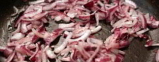 Шаг 3: гуляша из говядины с черносливом