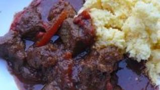 Рецепт Гуляша из говядины с луком и сладким перцем