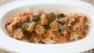 Рецепт Гуляша из курицы со сметаной