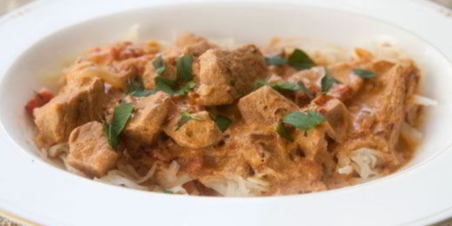 Рецепт гуляша из курицы со сметаной