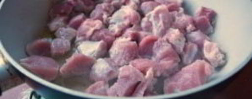 Шаг 1: гуляша из свиного окорока