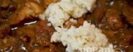 Шаг 5: гуляша с кнедликами