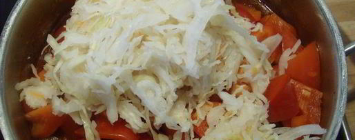 Шаг 7: гуляша с квашеной капустой