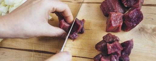 Шаг 1: гуляша с лесными грибами