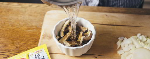 Шаг 2: гуляша с лесными грибами