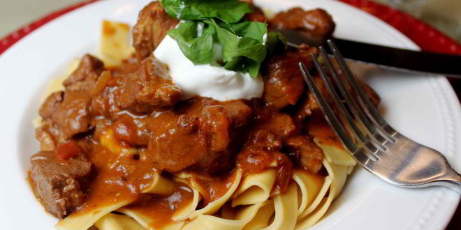 Рецепт гуляша с макаронами