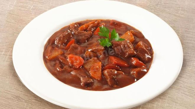 Рецепт Гуляша с овощами в соусе Демиглас
