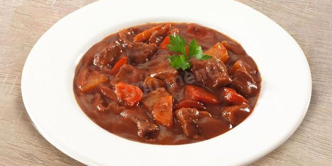 Рецепт гуляша с овощами в соусе демиглас