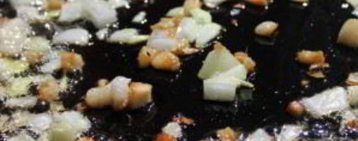 Шаг 2: картофельного пюре с жареным луком