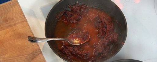 Шаг 5: фалафеля в лаваше с соусом барбекю и салатным миксом