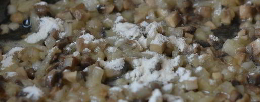 Шаг 8: картофельных котлет с грибным соусом