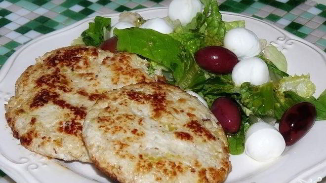 Рецепт Котлет из индейки с яблоками и орехами