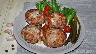 Рецепт Котлет по-сербски с грудинкой и сыром