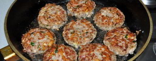 Шаг 3: котлет по-сербски с грудинкой и сыром