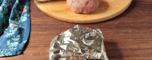 Шаг 4: котлет в фольге в духовке