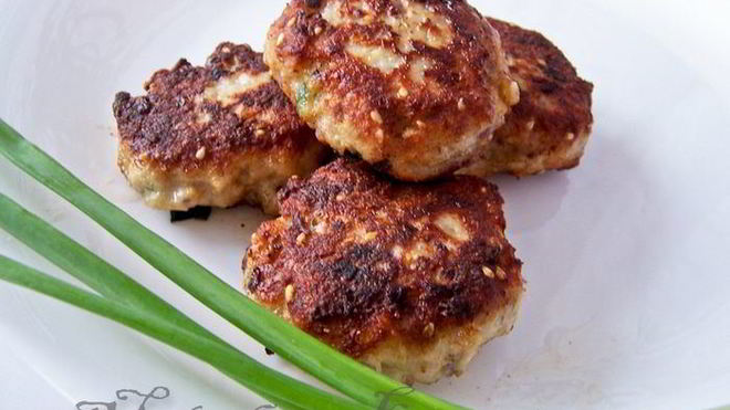 Рецепт Куриных котлет с кунжутом и имбирем