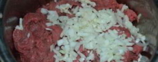 Шаг 2: паровых котлет в мультиварке