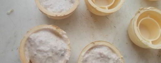 Шаг 10: розовых котлеток под сливочно-грибным соусом