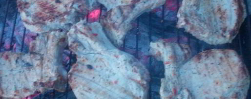 Шаг 3: свиной котлеты на кости на костре