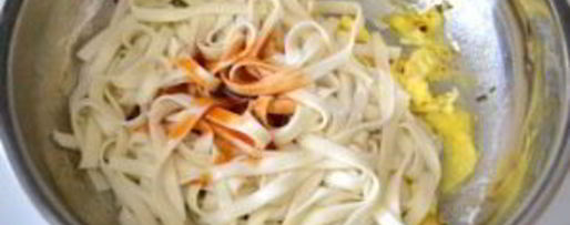 Шаг 5: лапши под соусом