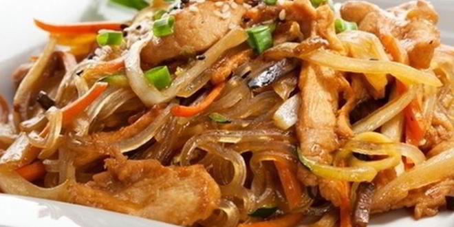 Рецепт лапши с курицей и овощами