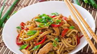 Рецепт Лапши с курицей в азиатском соусе