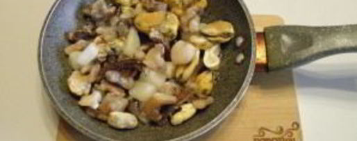 Шаг 1: лапши с морепродуктами