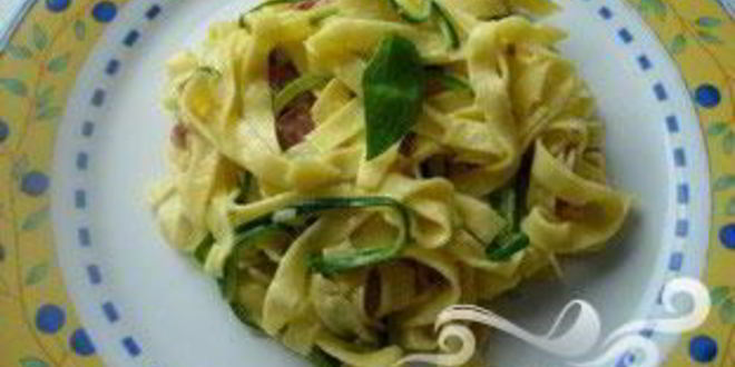 Рецепт лапши тальятелле с цукини и ветчиной