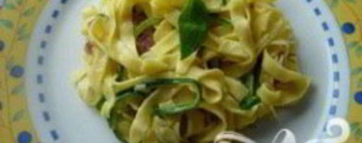 Шаг 7: лапши тальятелле с цукини и ветчиной