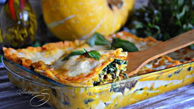 Рецепт Лазаний из индейки со шпинатом и соусом из тыквы