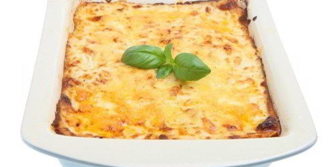 Рецепт лазаний с курицей, белыми грибами, грюйером и белым вином