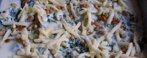 Шаг 9: лазаний со шпинатом, рикоттой и кедровыми орешками