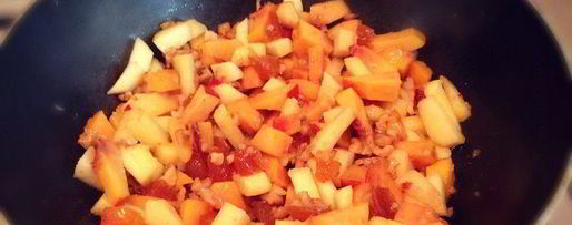 Шаг 2: сладкой лазанья с яблоками, некторинами, грецкими орехами и курагой