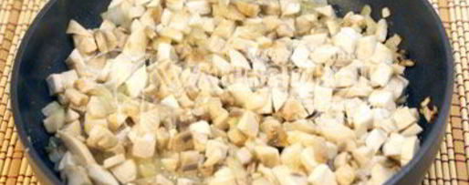 Шаг 2: фаршированных ракушек с грибами и ветчиной