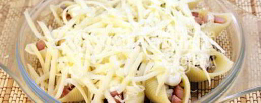 Шаг 6: фаршированных ракушек с грибами и ветчиной