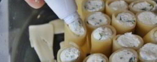 Шаг 4: каннеллонь с творогом и сыром