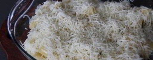 Шаг 5: каннеллонь с творогом и сыром