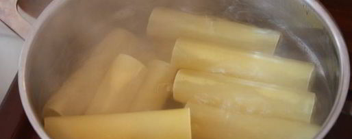 Шаг 2: каннелоней, фаршированных курицей и грибами под сливочным соусом марне