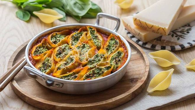 Рецепт Макарон ракушки со шпинатом, сыром Рикотта и Грана Падано